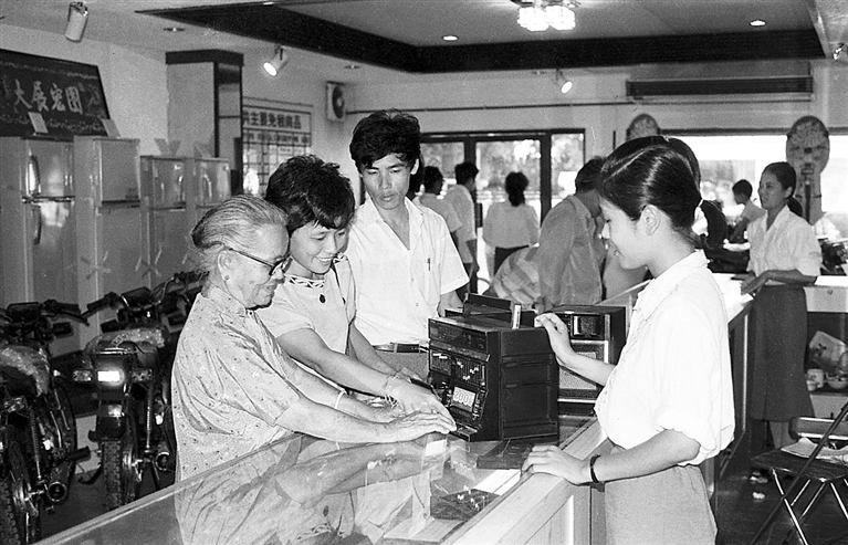 海南擦亮旅游購(gòu)物&ldquo;金名片&rdquo;